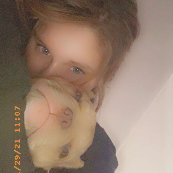 Meet your Posher, Irine - Picture 1 of 1